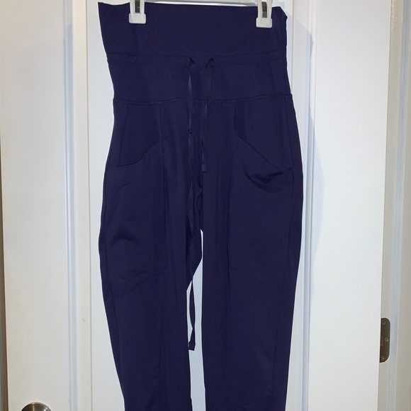 Fabletics active wear pants! - Picture 1 of 2